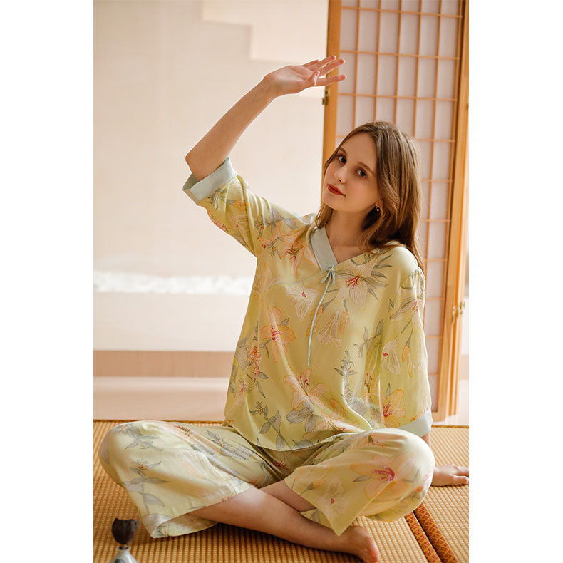 女款貢緞國風綠百合睡衣套裝