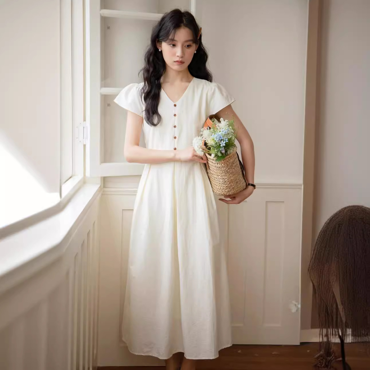 女夏V領單排扣收腰連衣裙