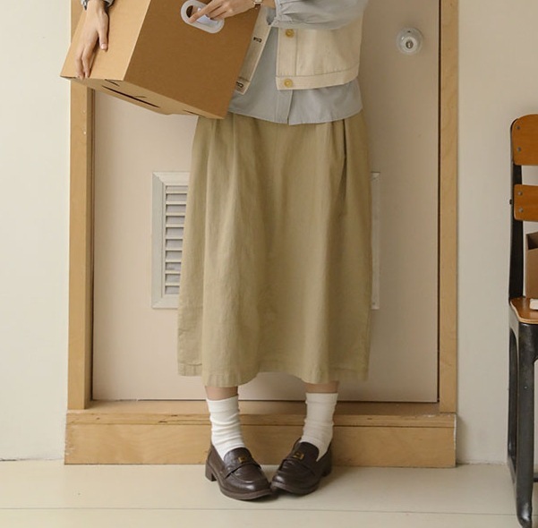 女士秋季白色水洗棉馬甲+藍色襯衫+卡其色半身裙