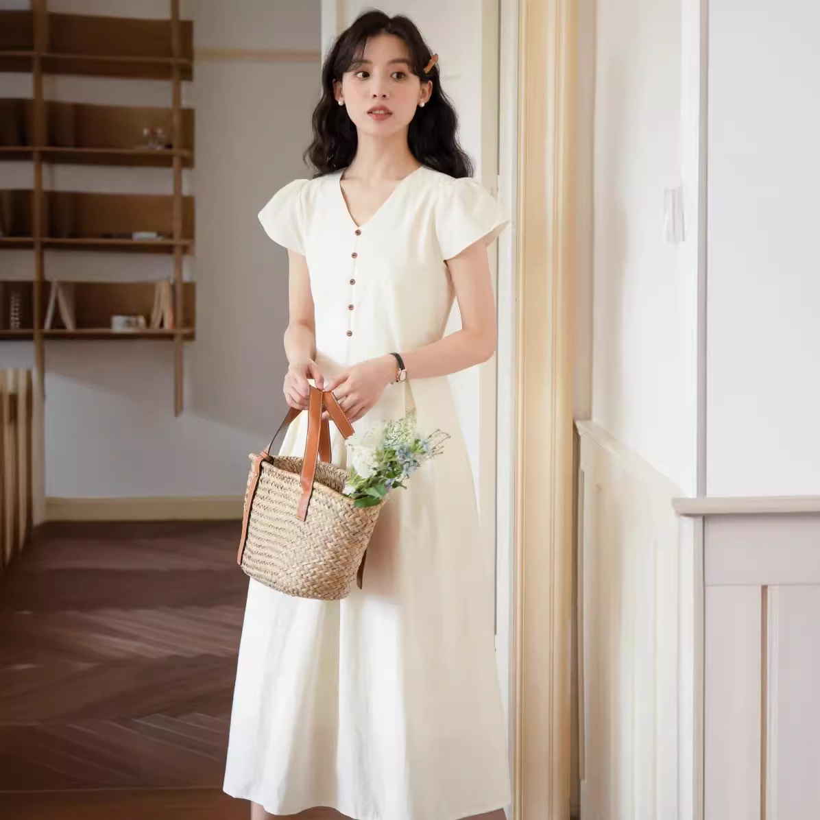 女夏V領單排扣收腰連衣裙