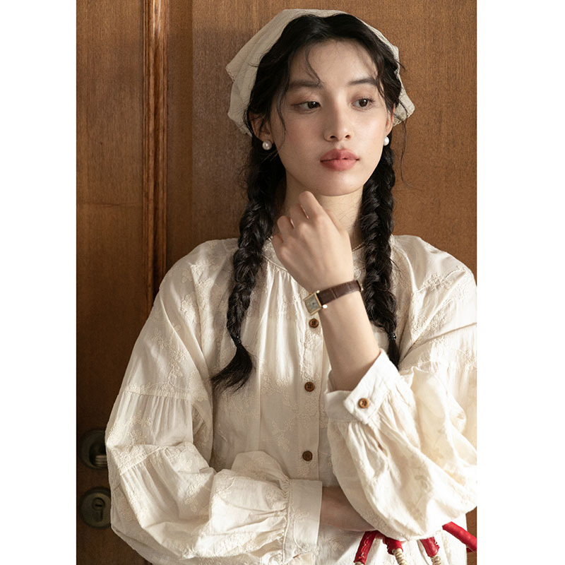 女士秋季森系圓領刺繡蕾絲長袖襯衫