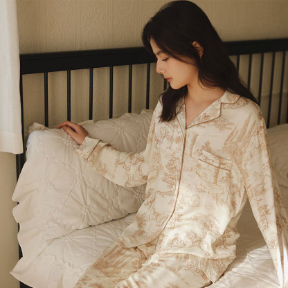 女士貢緞淡雅森系印花翻領口袋長袖睡衣套裝