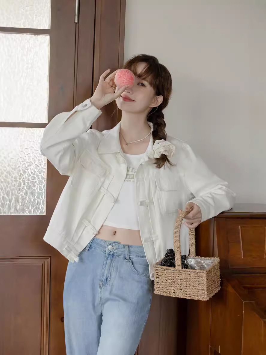 女士春秋盤口白色寬鬆短款牛仔外套