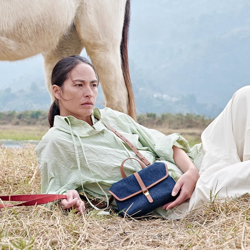 隨遊迷你單肩斜挎郵差鎖扣包