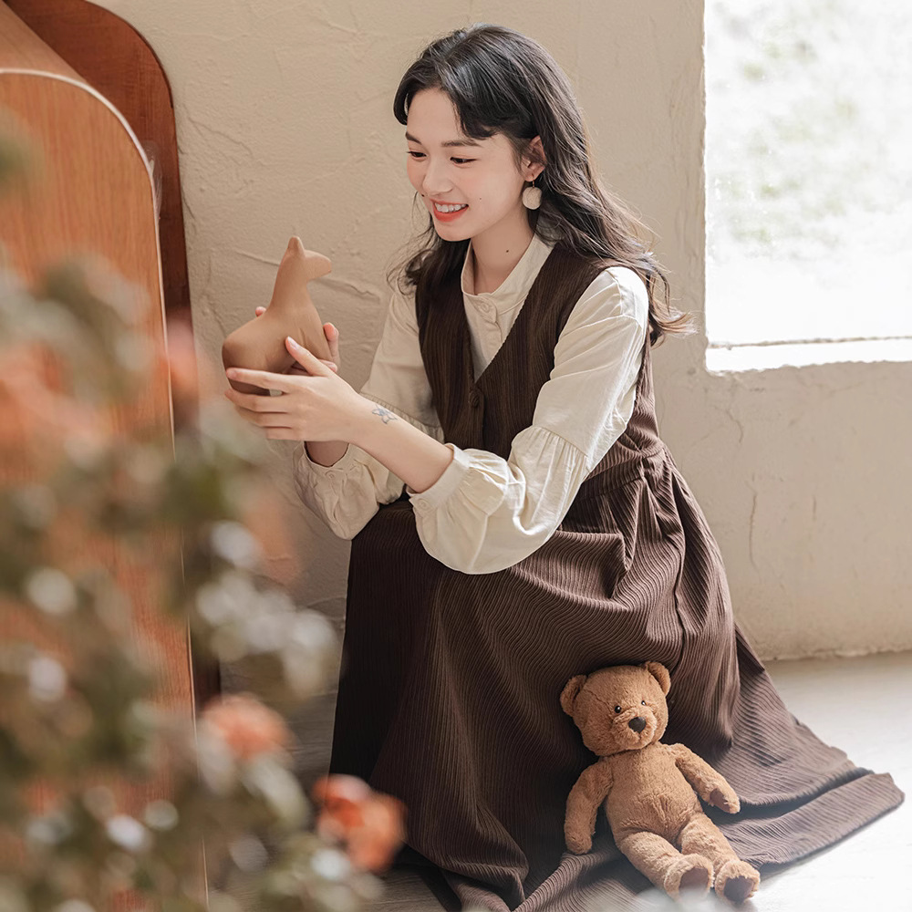 女士秋冬燈芯絨無袖V領背帶連衣裙+長袖襯衫