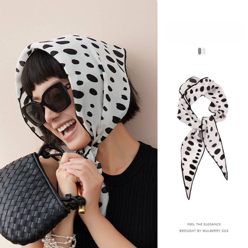 桑蠶絲黑白斑點三角絲巾