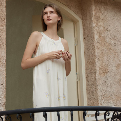 貢緞小清新鈴蘭花印花掛脖睡裙