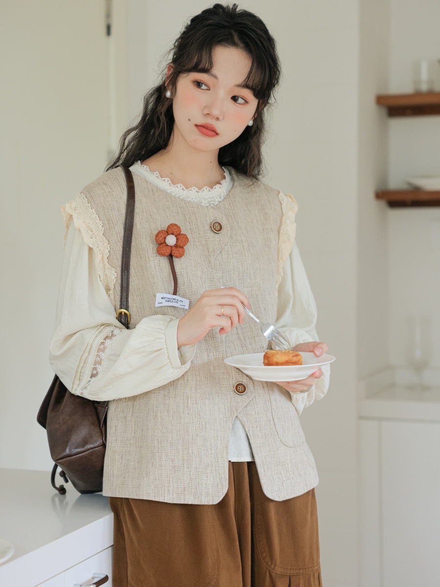 女士日系西裝小花裝飾毛線花朵波浪邊馬甲+蕾絲邊白色襯衫