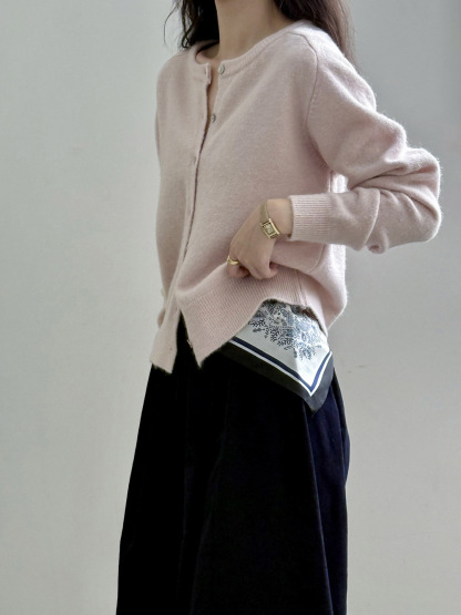 女士秋冬韓系多色圓領針織開衫