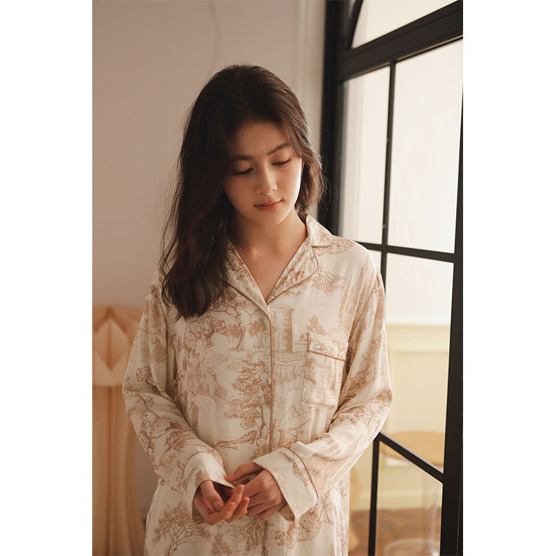 女士貢緞淡雅森系印花翻領口袋長袖睡衣套裝