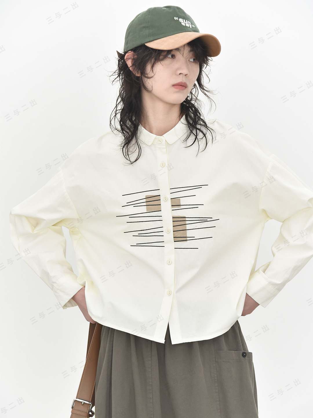 女士春秋簡約素描排線刺繡撞色貼布長袖襯衫