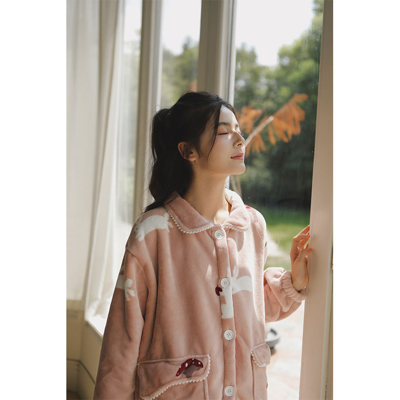 女秋冬加厚羊羔絨粉底白兔印花睡衣