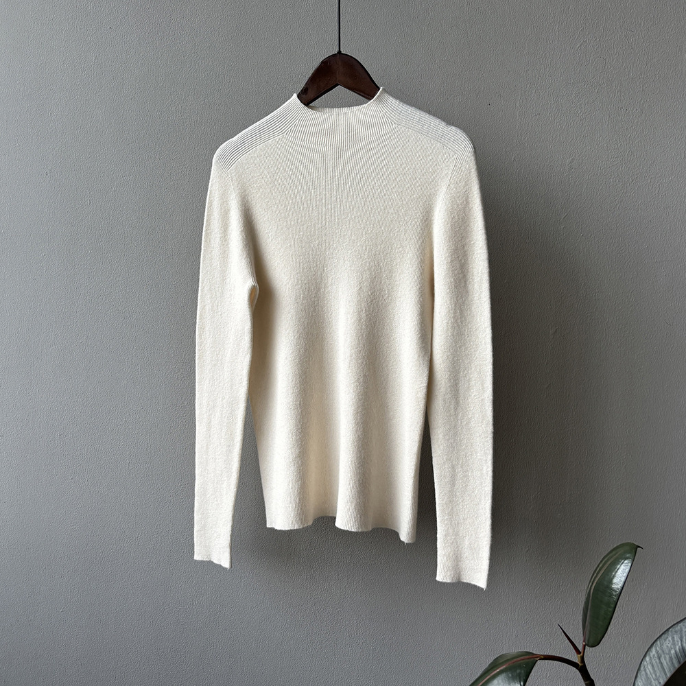 女士冬季半高領針織顯瘦打底衫