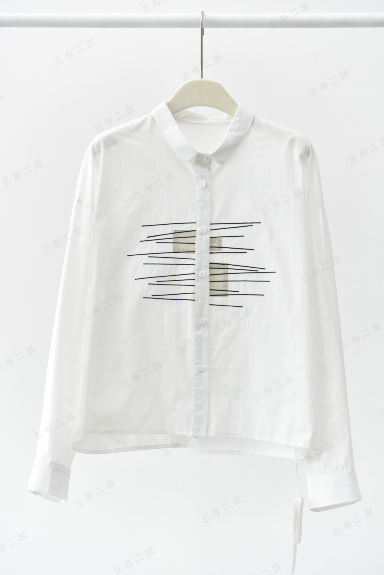 女士春秋簡約素描排線刺繡撞色貼布長袖襯衫