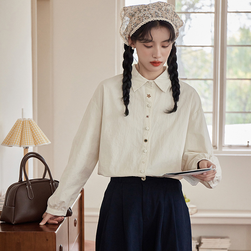 女士秋冬刺繡純色杏色長袖襯衫