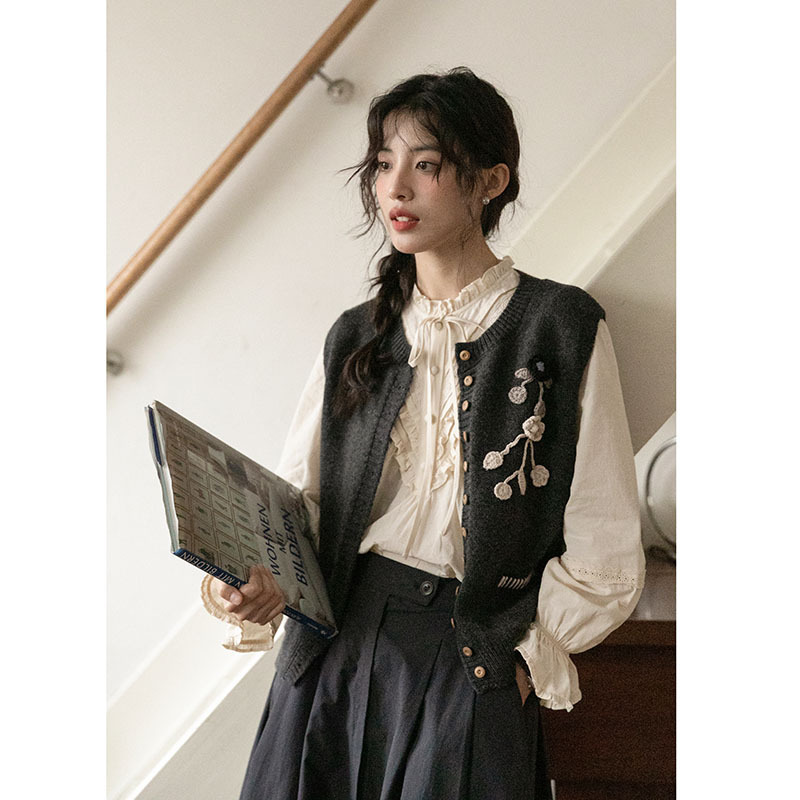 女士春季勾花刺繡明線針織開衫馬甲