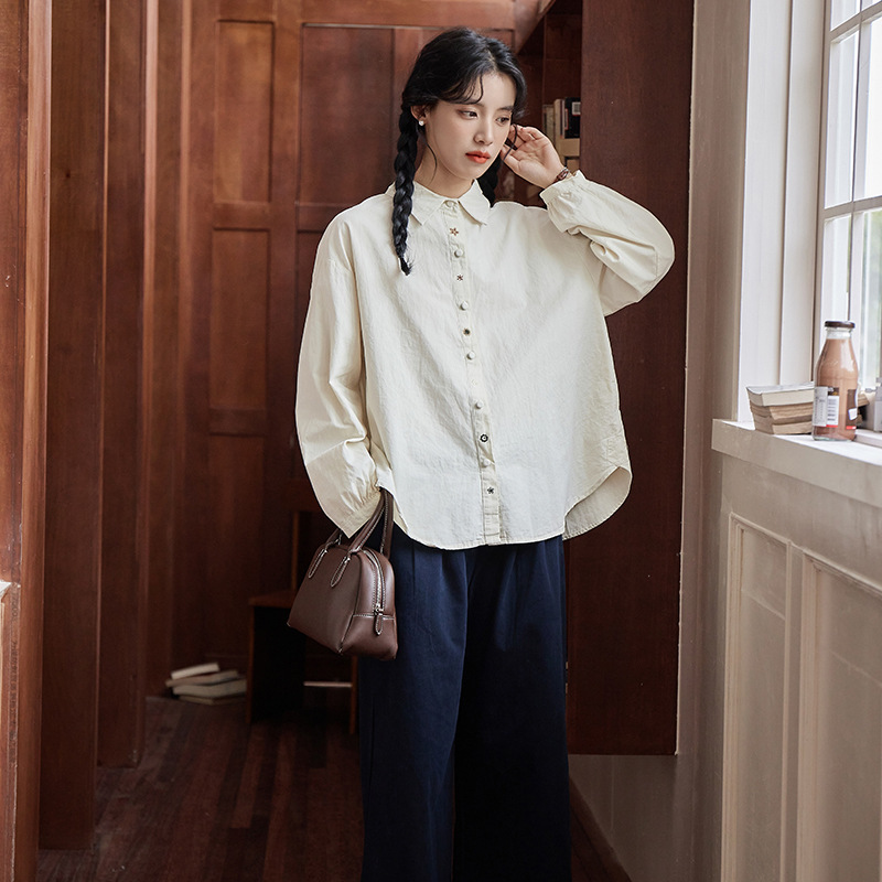 女士秋冬刺繡純色杏色長袖襯衫