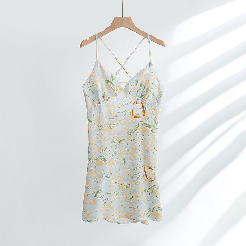 女士貢緞花卉透氣露背短款吊帶睡裙
