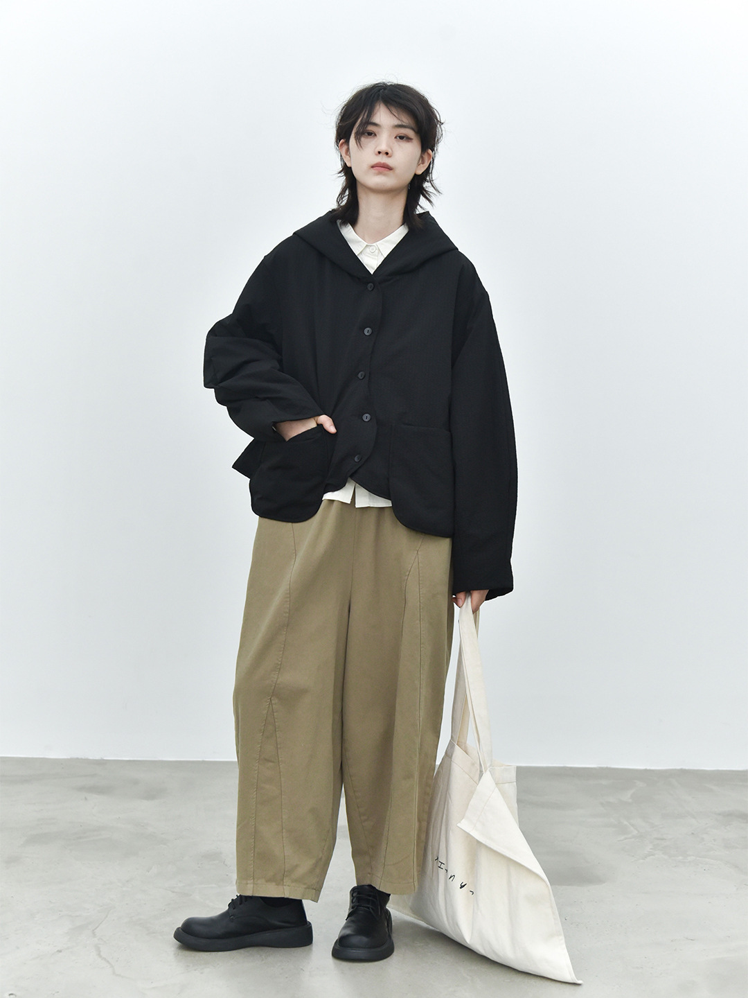 女士冬季廓形立體波浪門襟連帽棉外套