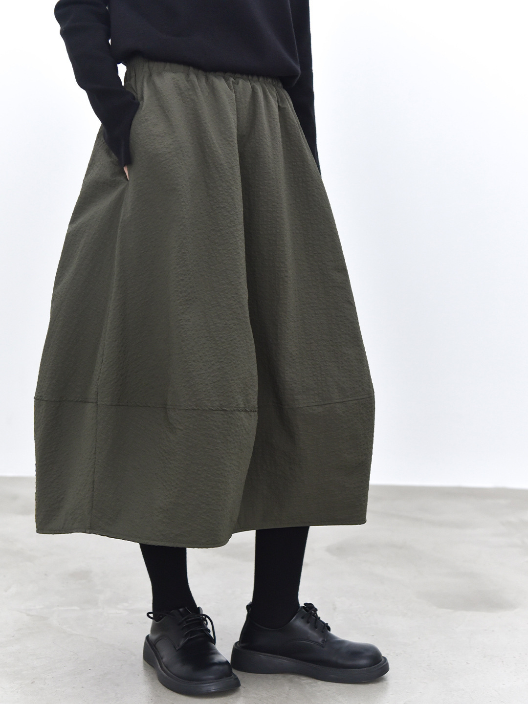 女士冬季立體感廓形夾棉花苞半身裙