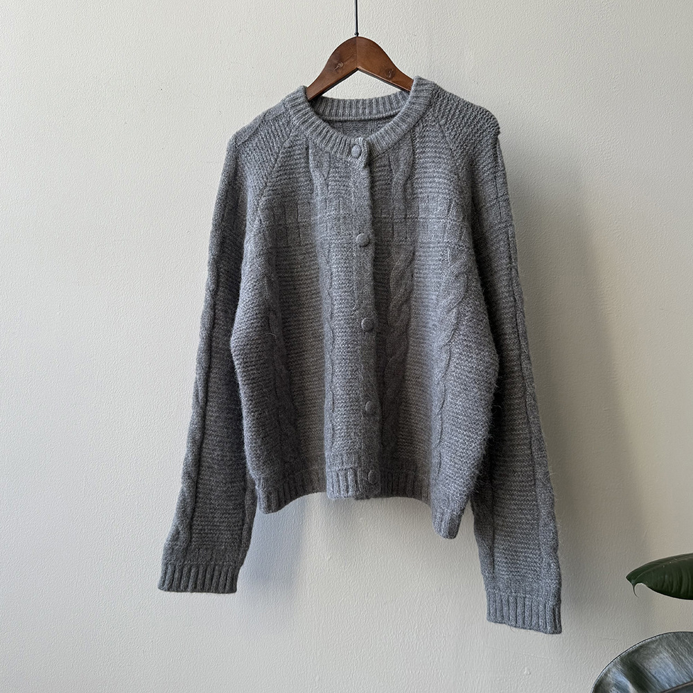 女士秋冬圓領包扣麻花毛衣開衫