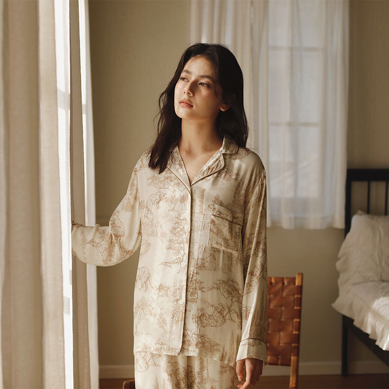 女士貢緞淡雅森系印花翻領口袋長袖睡衣套裝