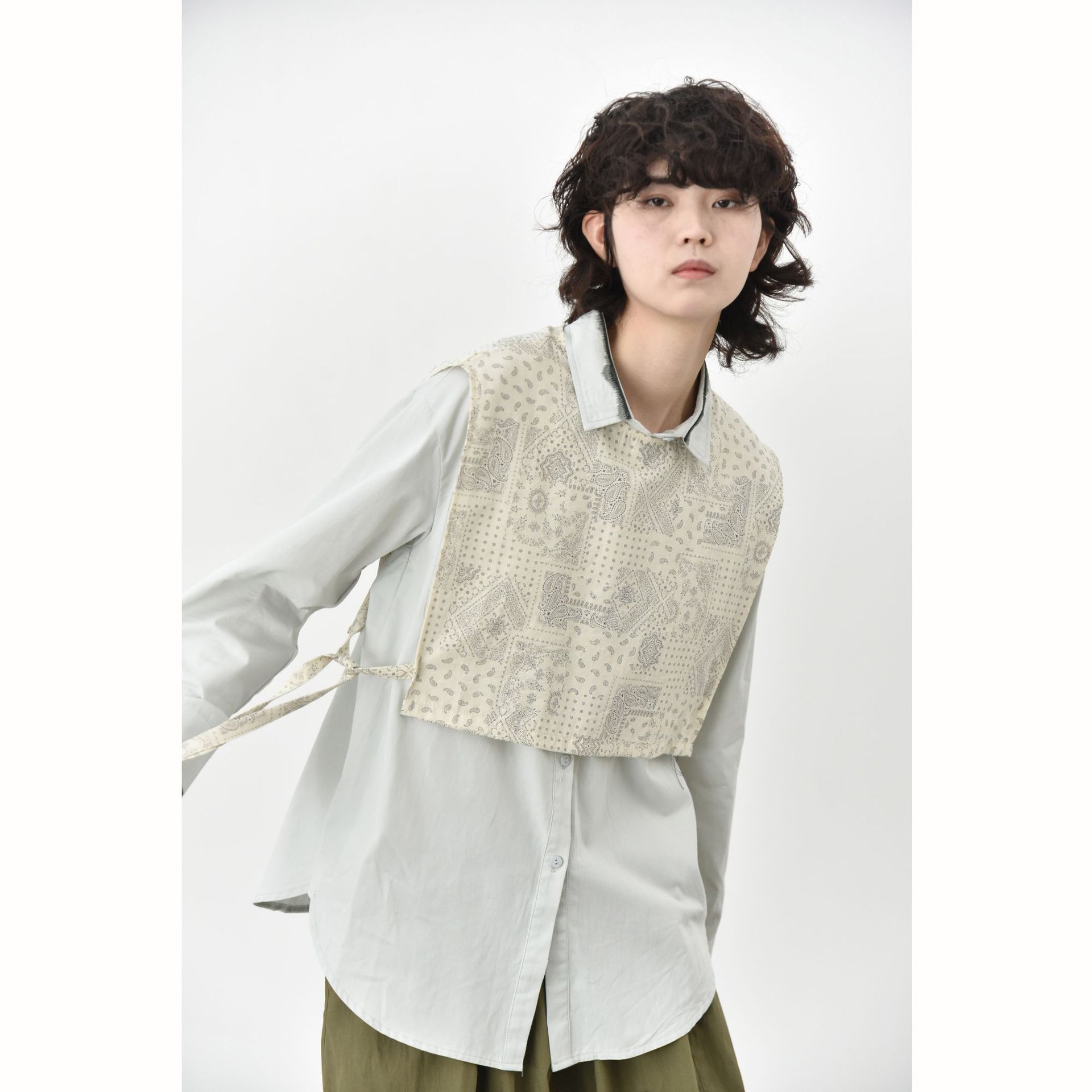 女腰果花後排圓領系帶披肩