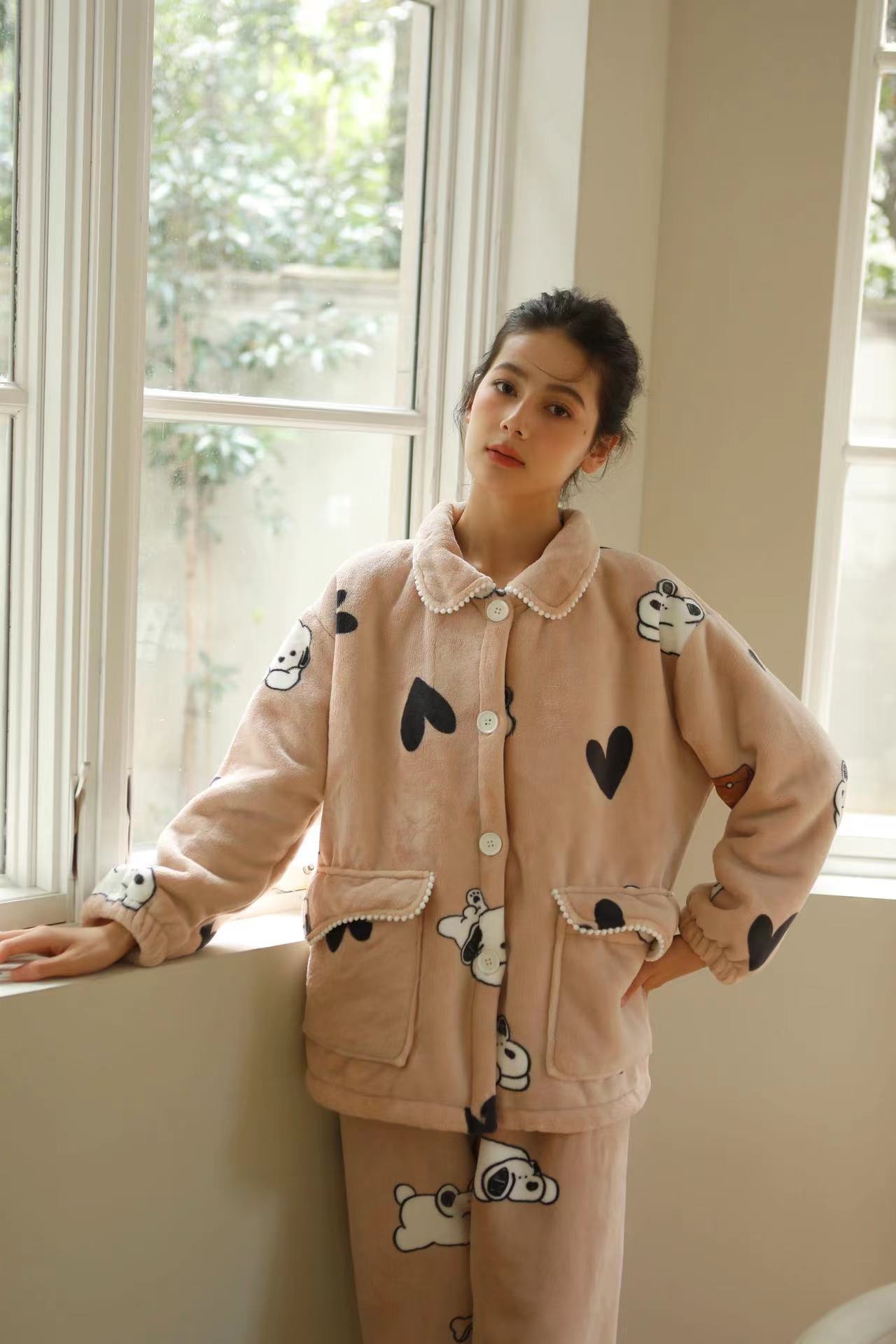 女秋冬加厚羊羔絨粉底白兔印花睡衣