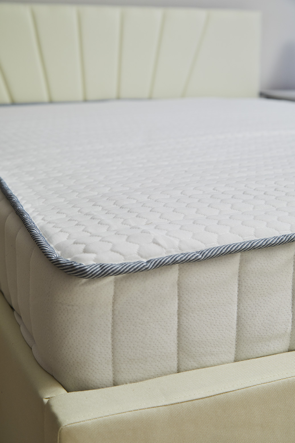 25CM/10" Pocket Sprung Mattress With Memory Foam All Sizes