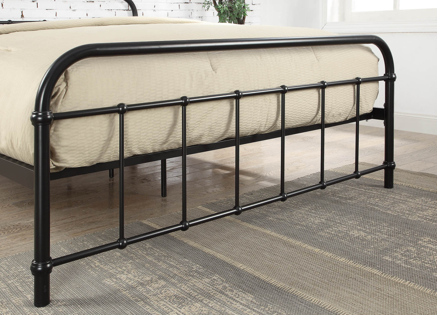 Henley Victorian Black Metal Bed