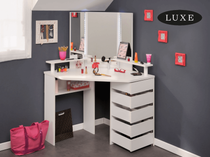 Corner Beauty Bar, White