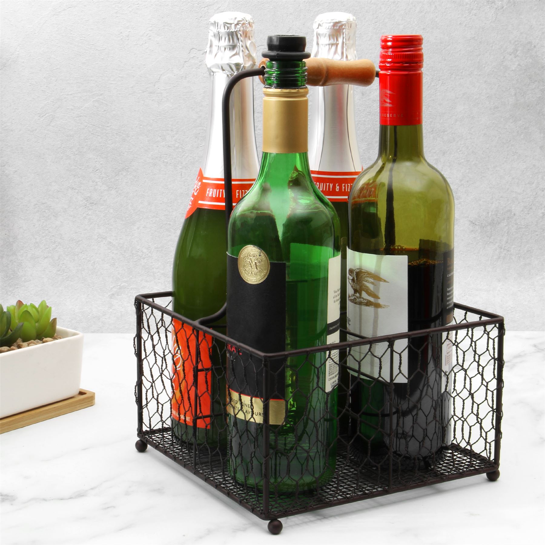4 Bottle Holder with Wooden Handle | M&W