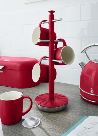 Swan Retro Red Towel Pole and Mug Set