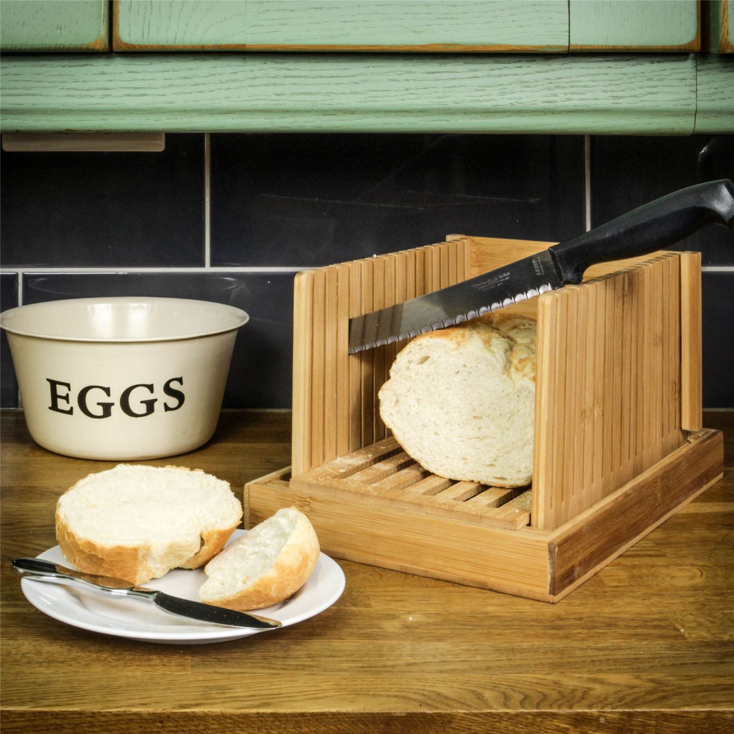 Bamboo Bread Slicer Guide With Crumb Catcher | M&W