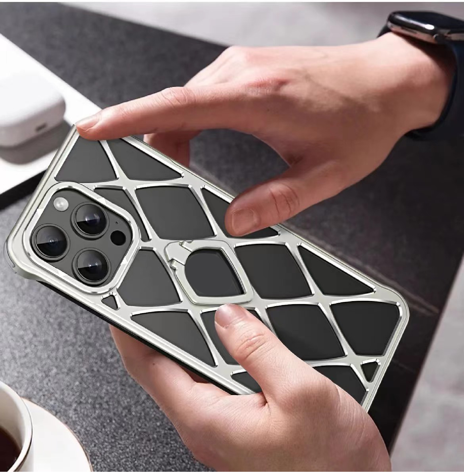 Alloy Diamond Grid Invisible Bracket Mobile Phone Case