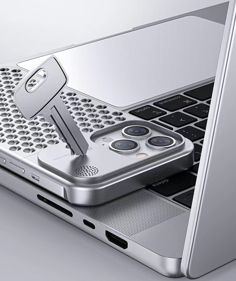 Fragrance heat dissipation metal snap phone case