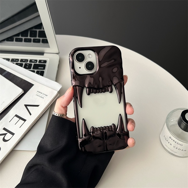 2025 New Cool Hollow Skull Tiger Tooth Shape Mobile Phone Case