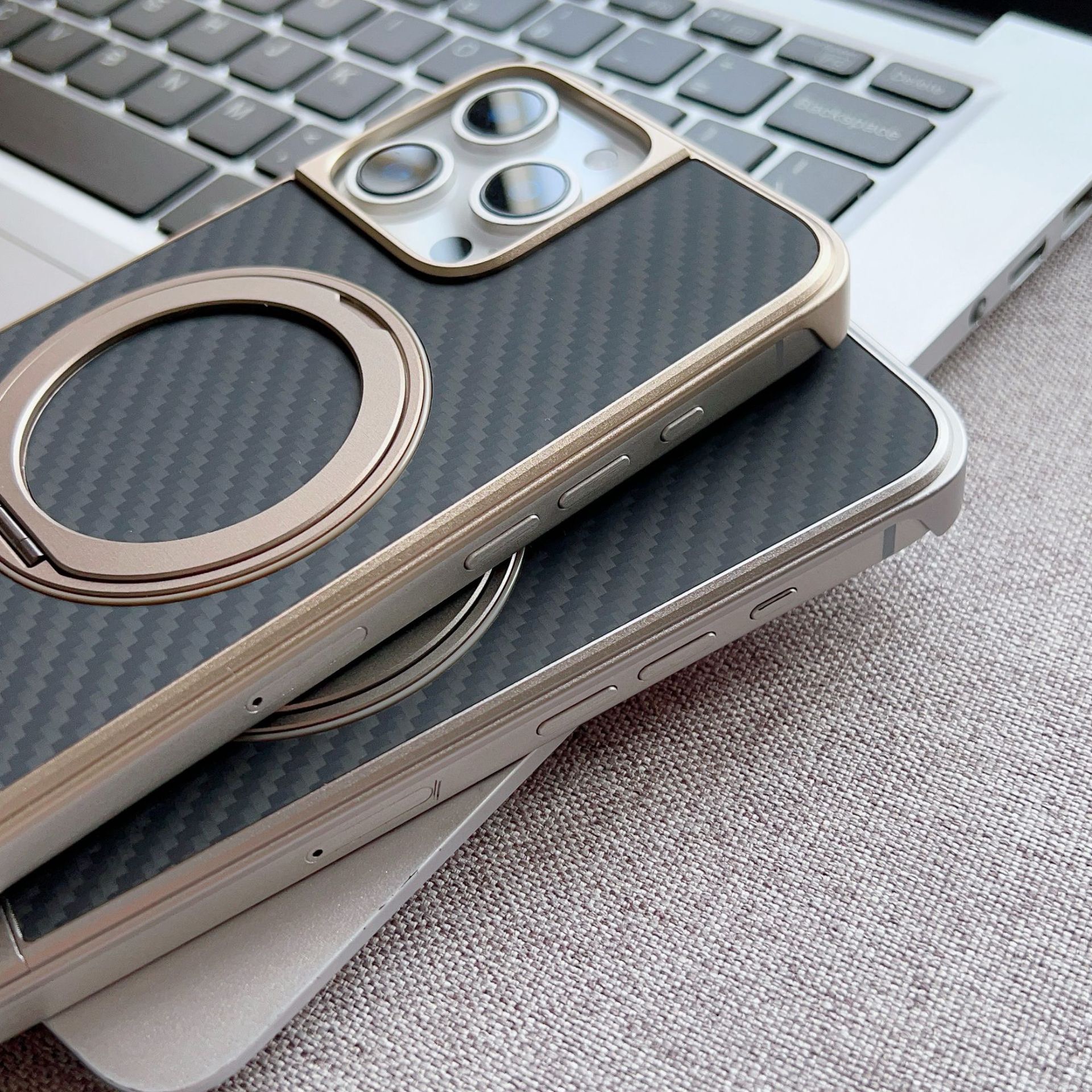 Metal Telescopic Buckle Bracket Magnetic Phone Case