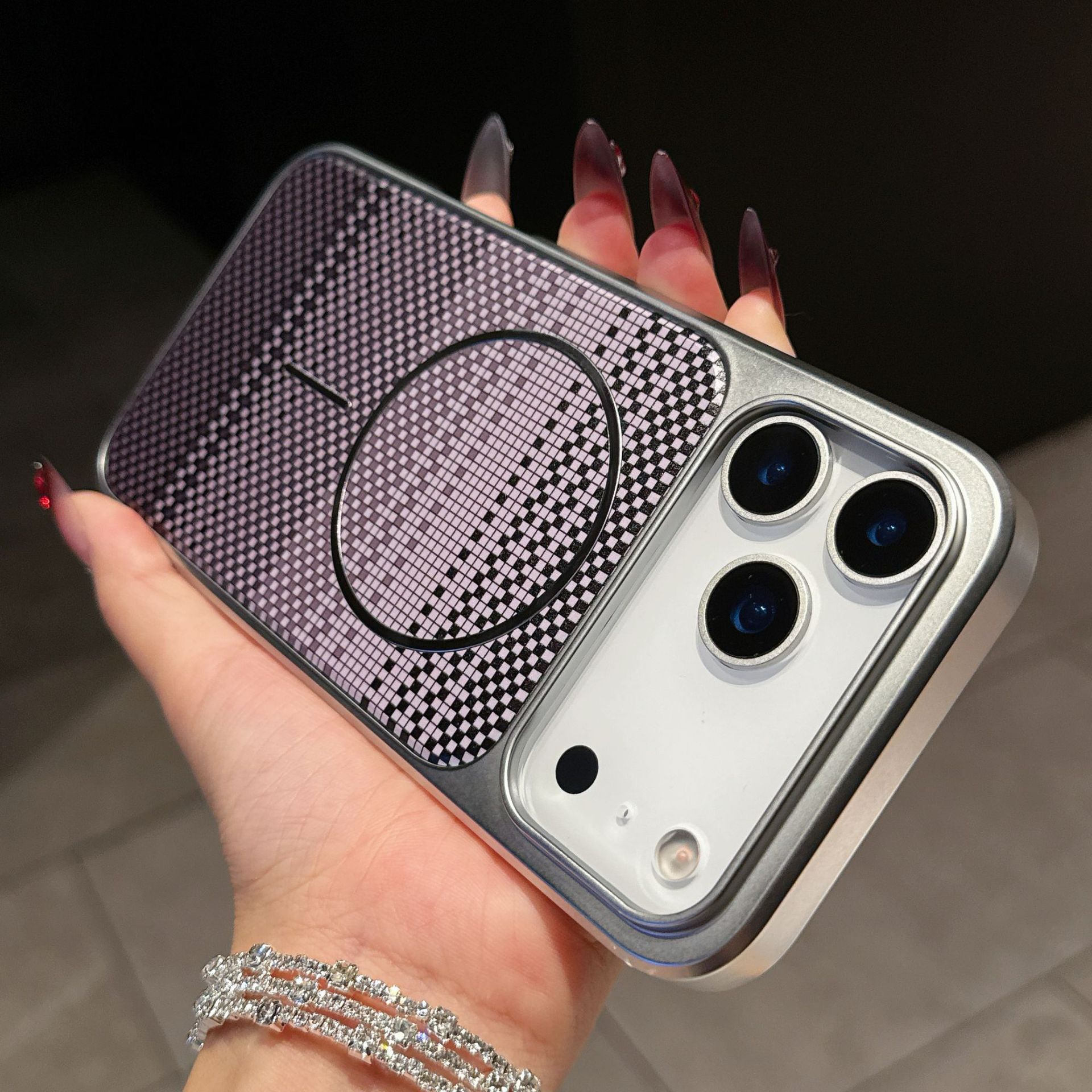 New Large Window Carbon Fiber Pattern Magnetic Phone Case