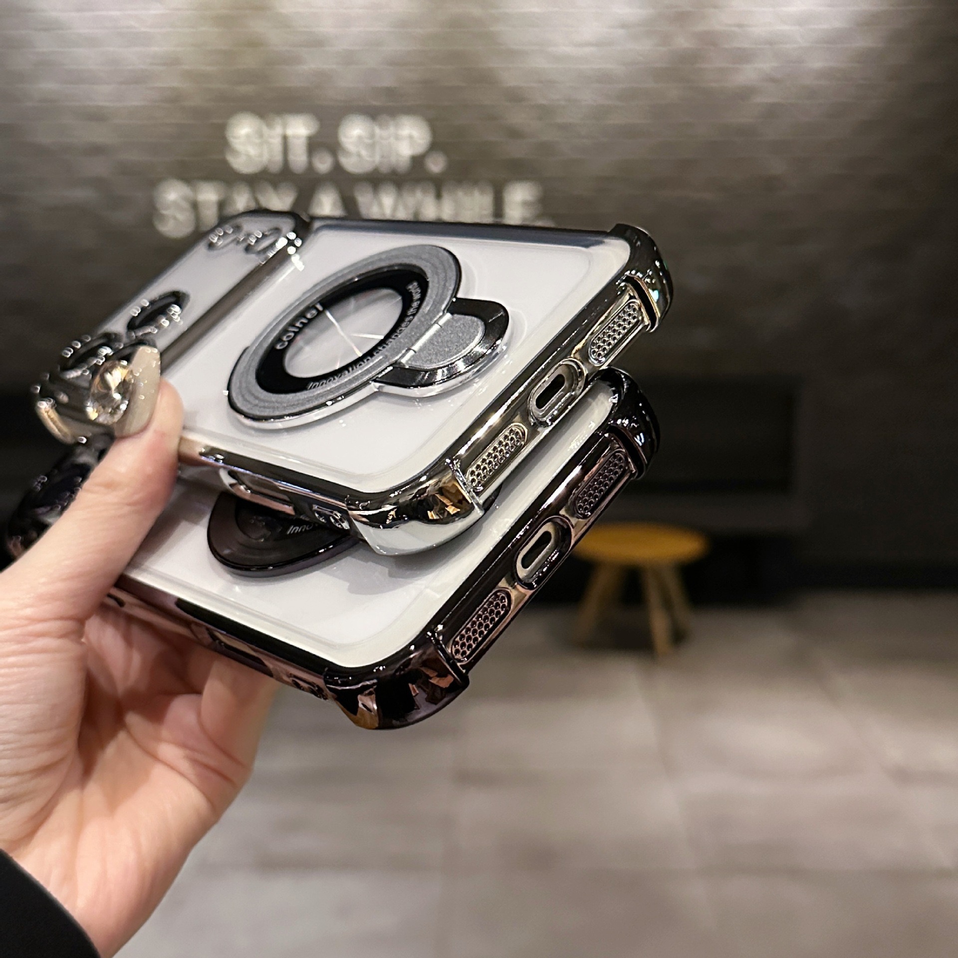 Fashion Anti-fall Bracket Magnetic Phone Case