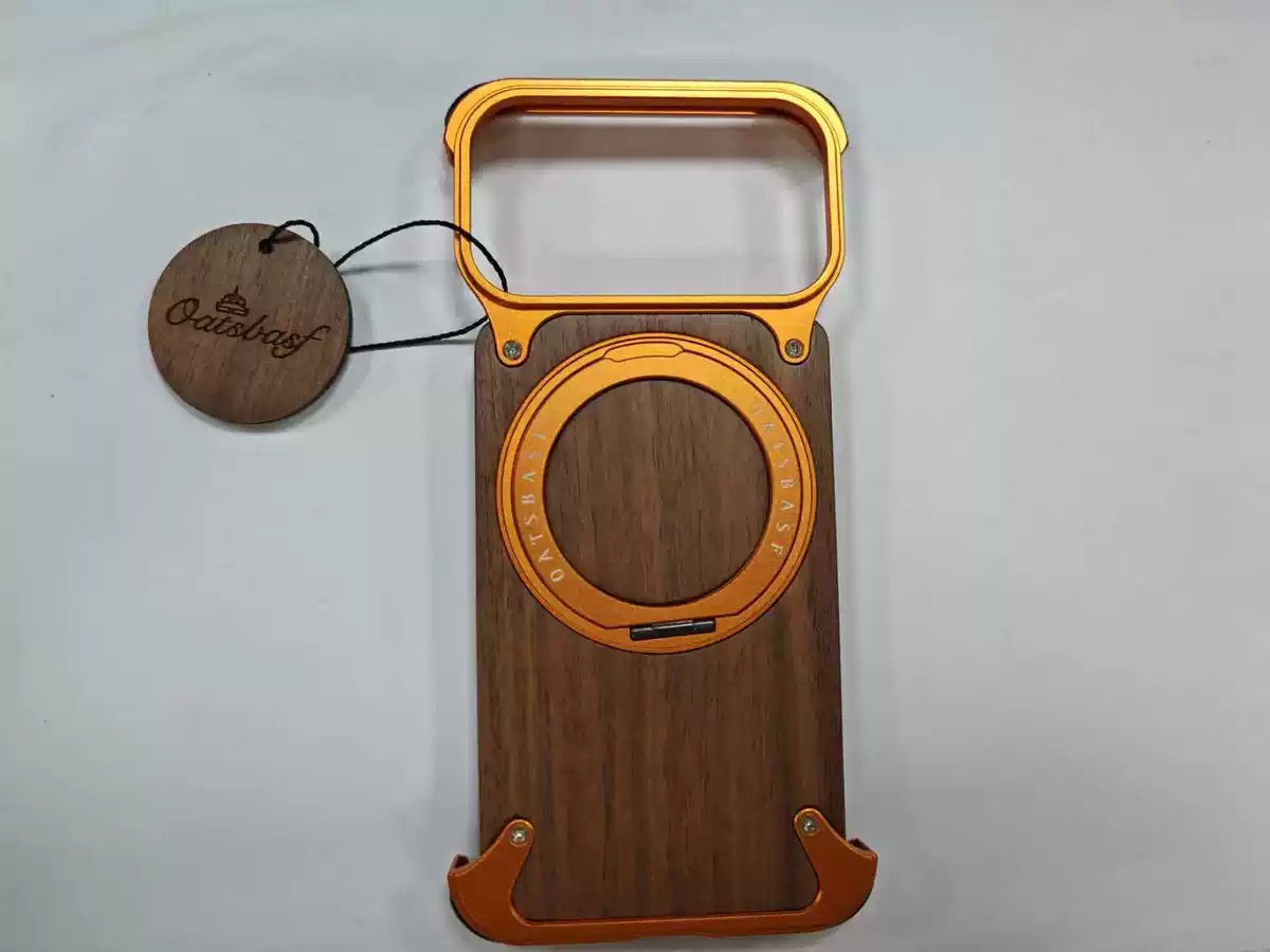 Designed Magnetic Walnut Metal Phone Case