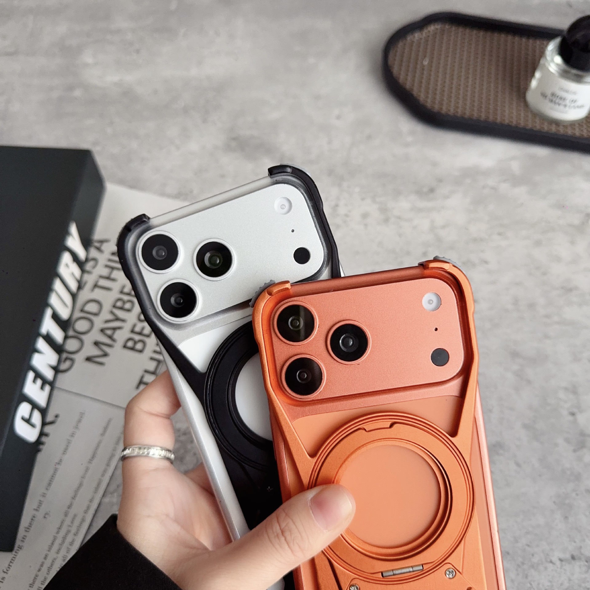 Metal Armor Sports Car Magnetic Rotating Phone Case