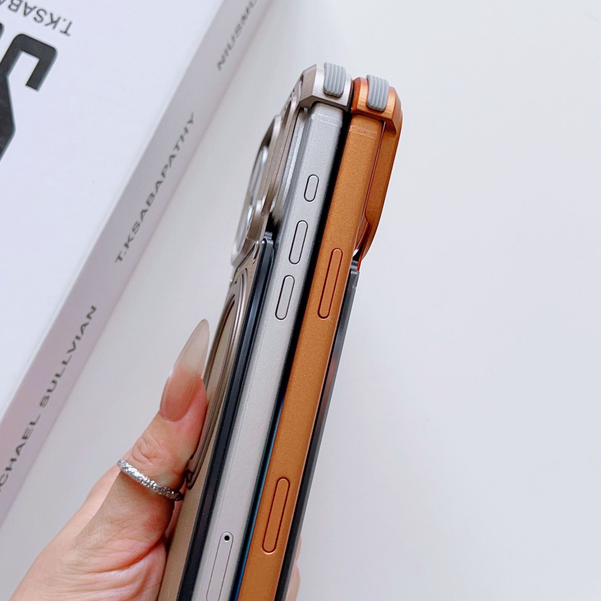 Metal scented leather texture magnetic rotating phone case