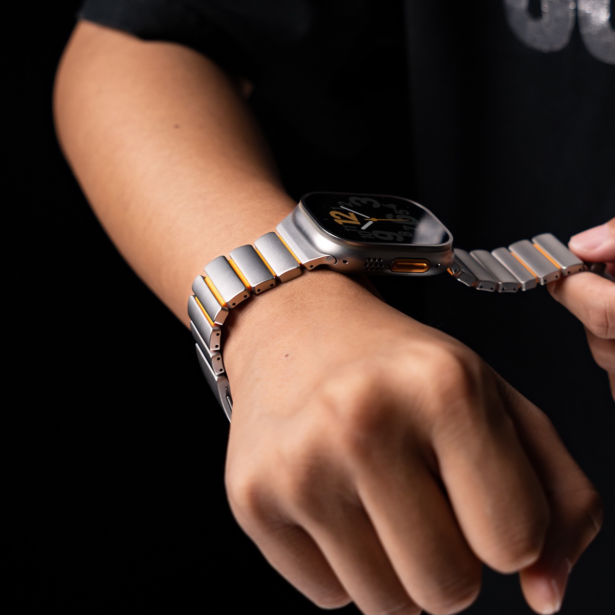 Hardened Scratch-Resistant Titanium Stainless Steel Magnetic Clasp Compatible with Apple Watch bands 42/46/38/40/41/44/45/49mm for iWatch Series 11 10 9 8 7 6 5 4 SE/Ultra 3-MGD CASE