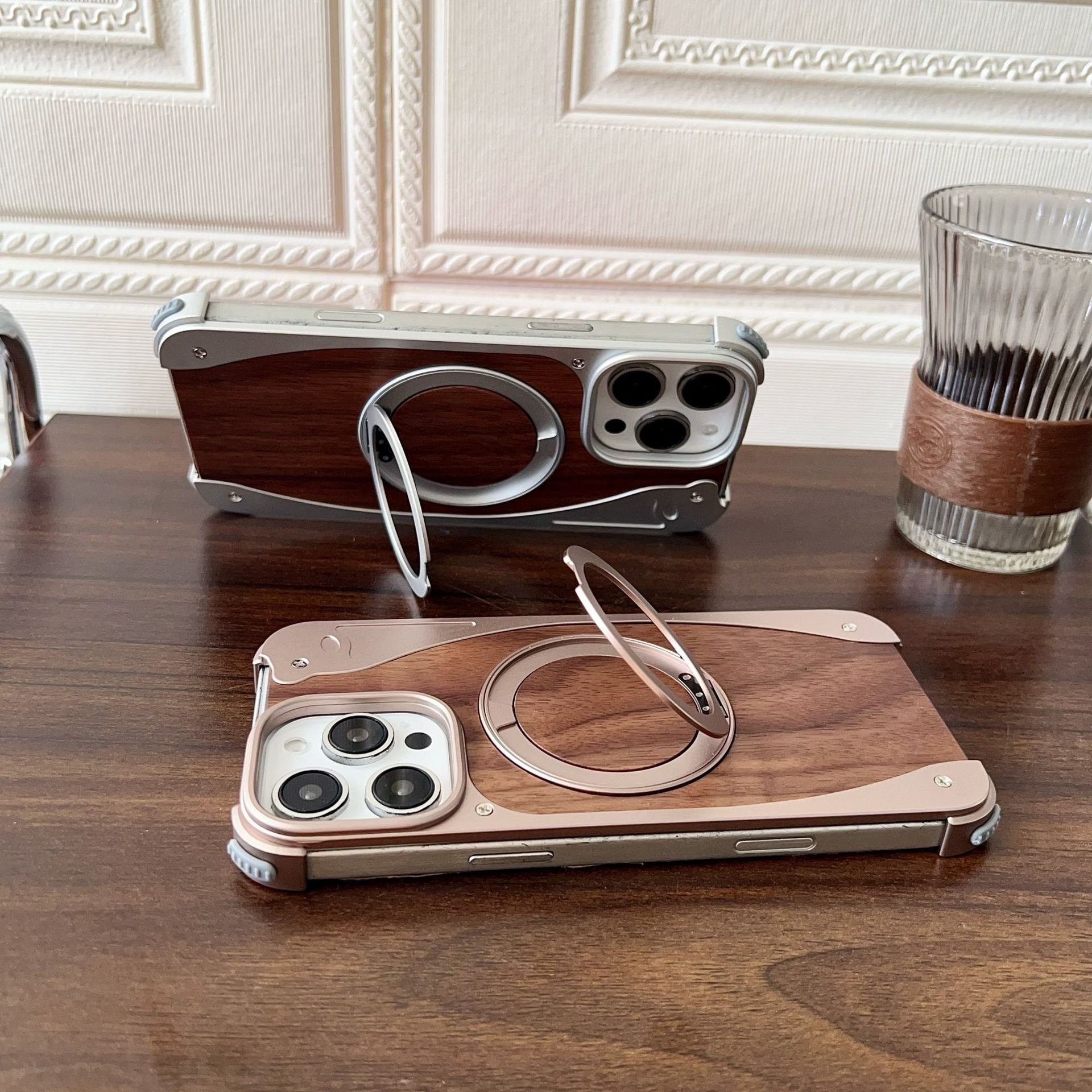 Unique spliced ​​metal walnut wood magnetic phone case