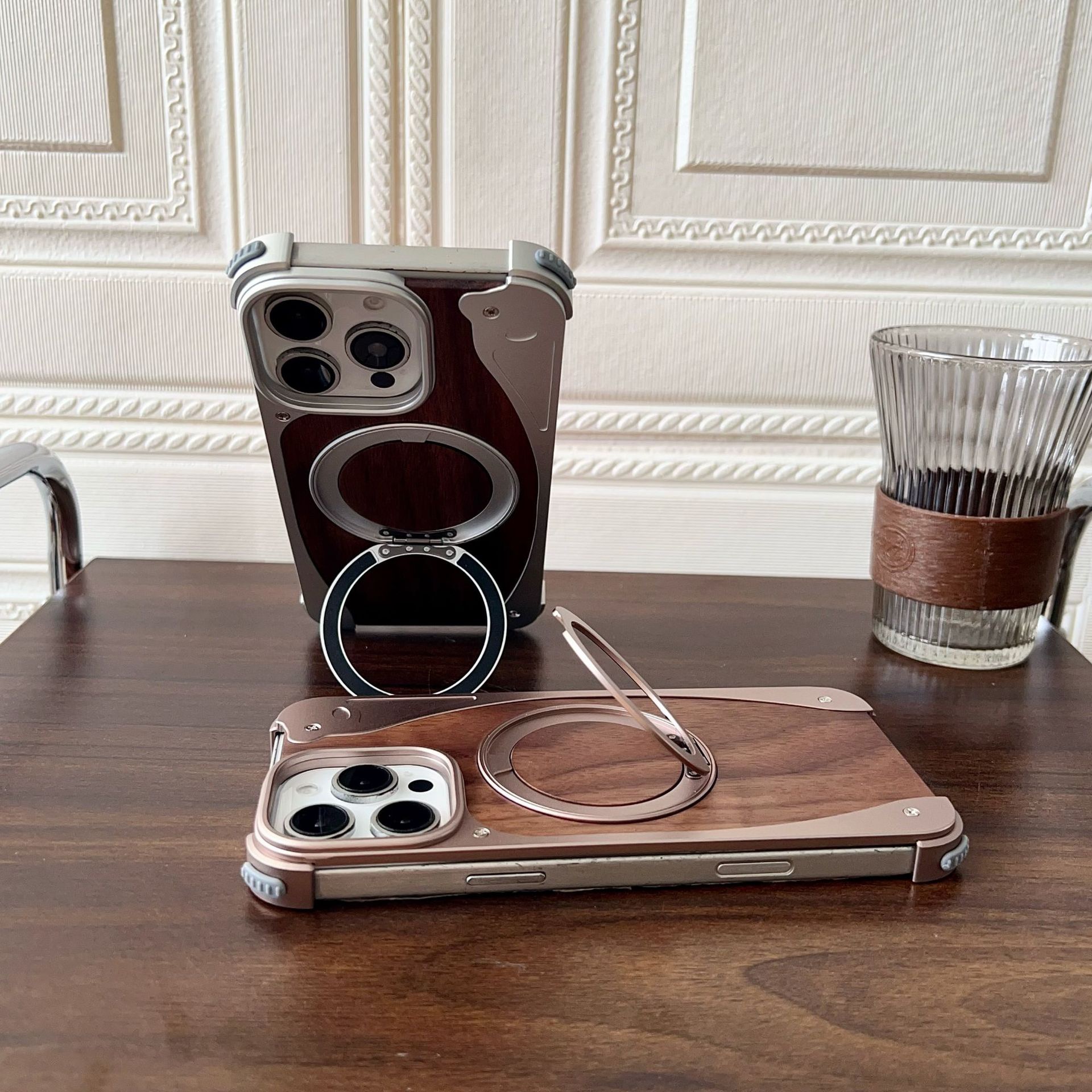 Unique spliced ​​metal walnut wood magnetic phone case