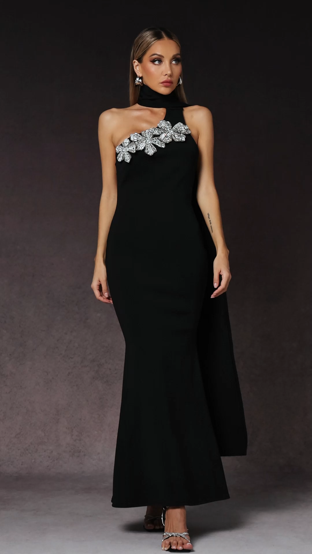 Luva One Shoulder Flower Bandage Maxi Dress