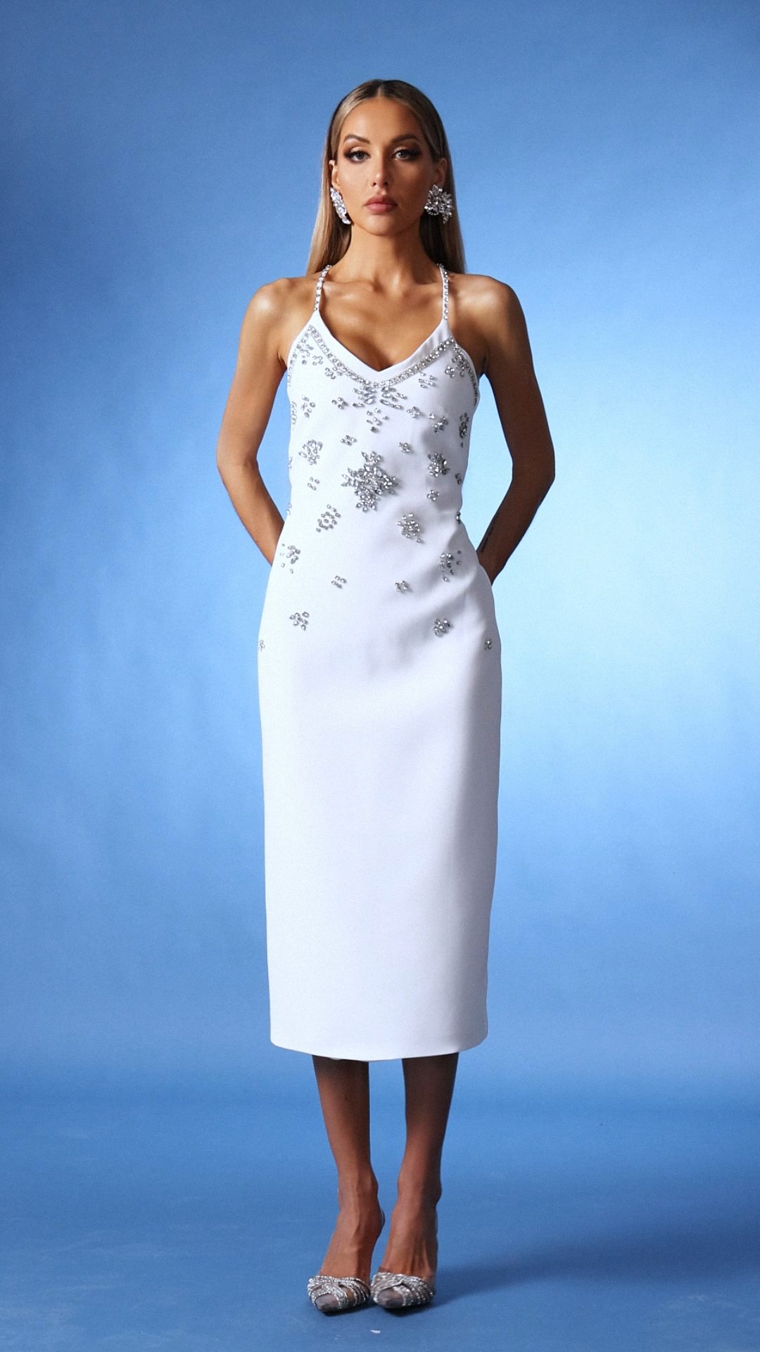 Edyta Deep-V Sleeveless Diamond Backless Midi Dress