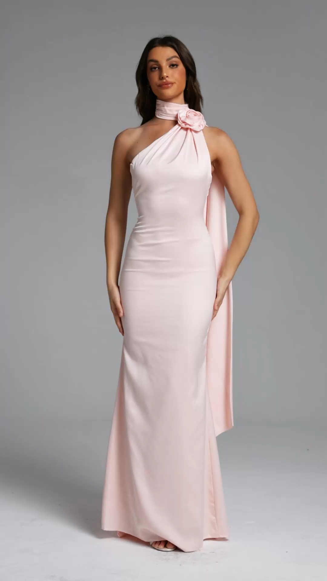 Taylor Romantic Contour Halter Pleated Floral Maxi Dress