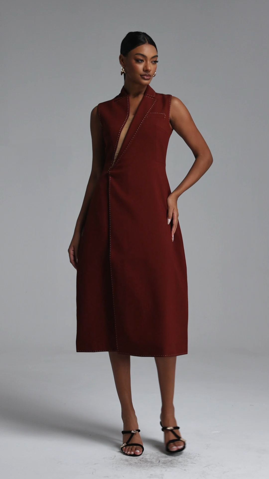 Wenrey Classic Tailored Sleeveless Cut Out Woven Maxi Dress